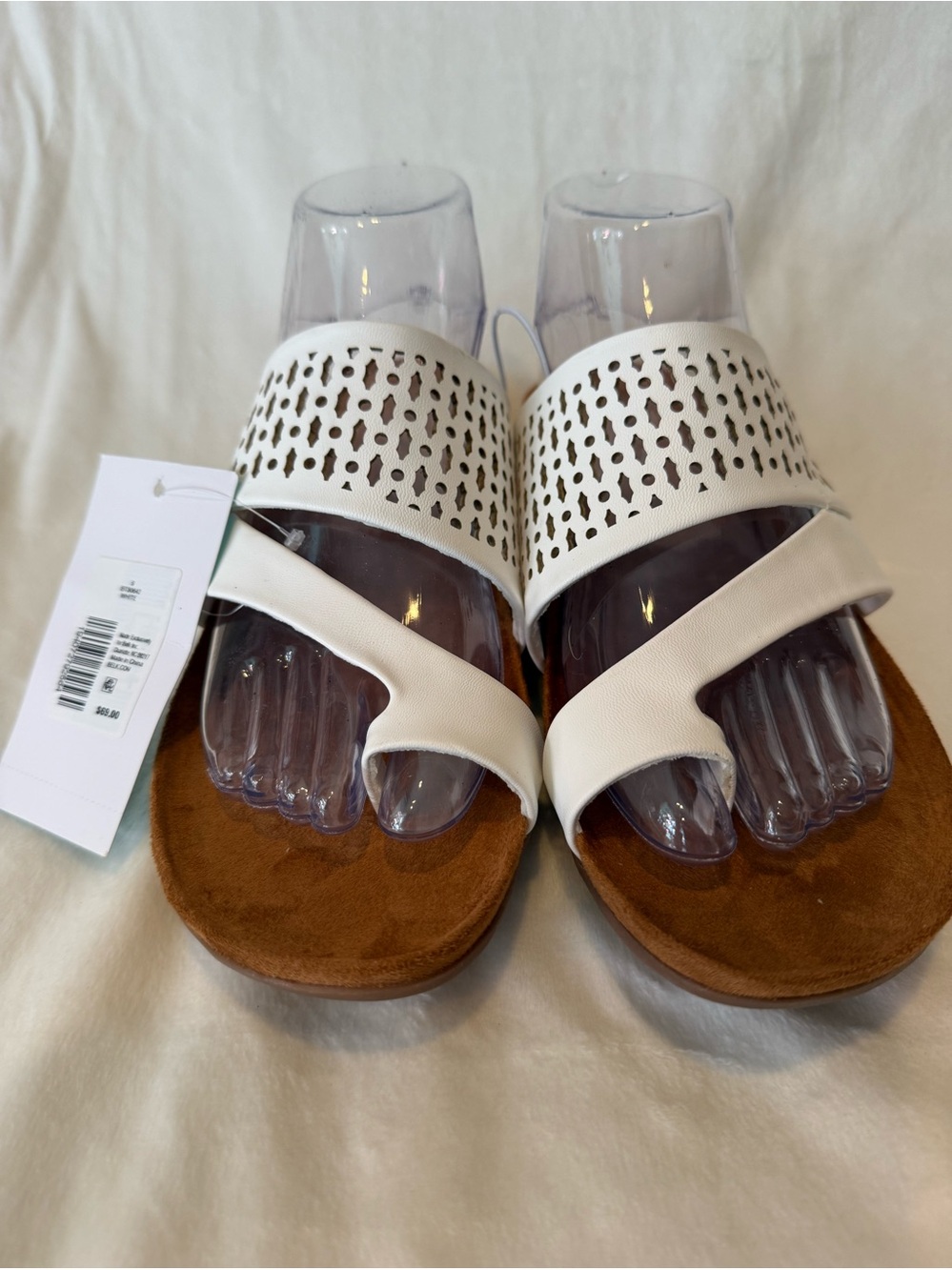 BareTraps Slide Sandals Size 9 White Perforated Comfort Footbed Summer Casual